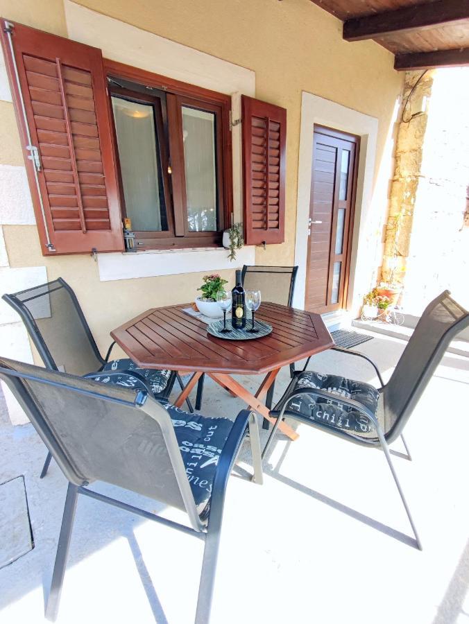 Apartment Pajtak Porec Exterior photo