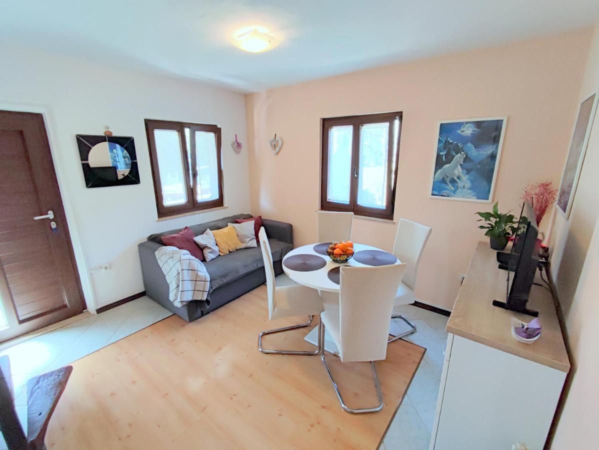 Apartment Pajtak Porec Exterior photo