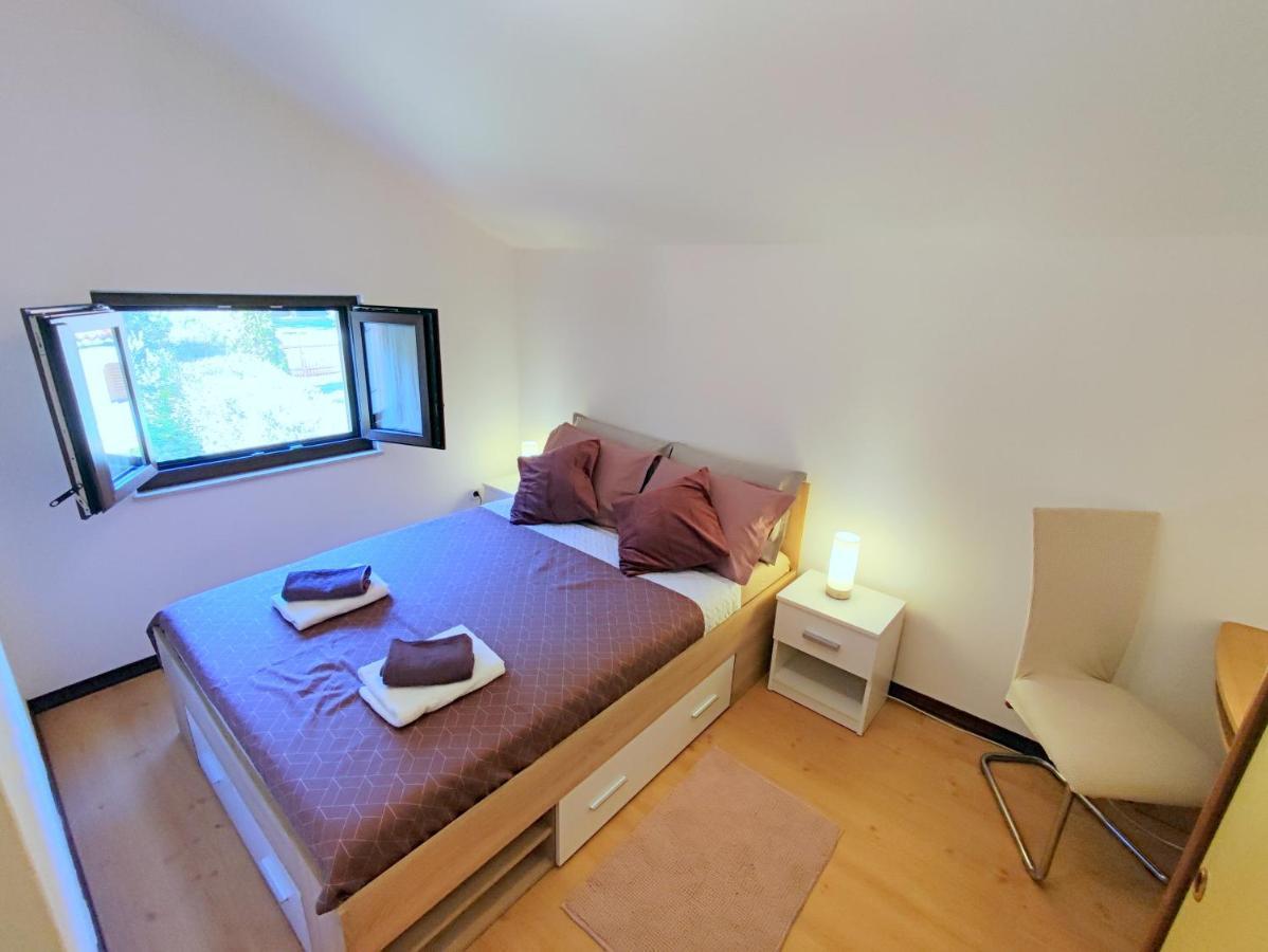 Apartment Pajtak Porec Exterior photo